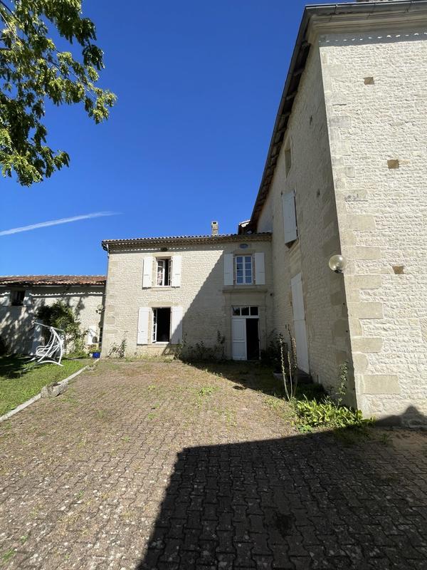 Maison ancienne - 725 m² - 12 pièces