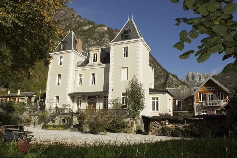 Château - 810 m² - 11 pièces