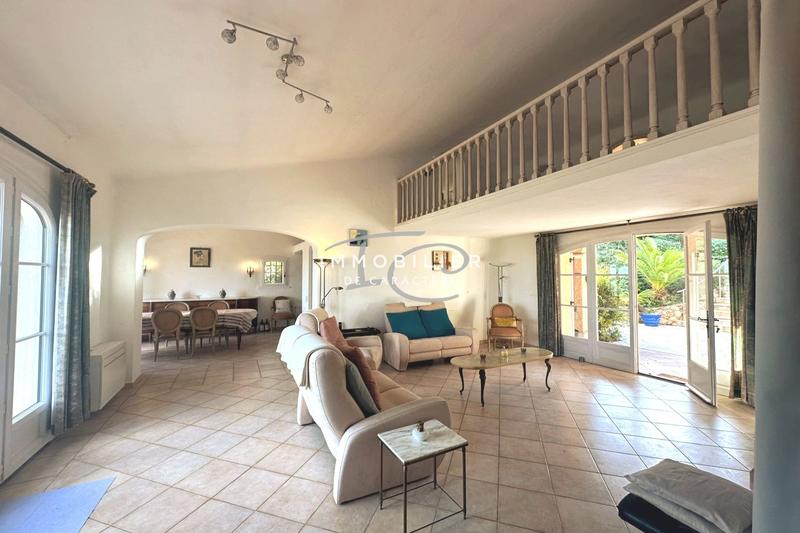 Maison - 141 m² - 1 pièce