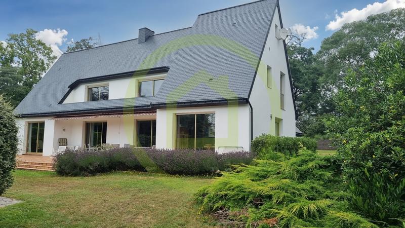 Maison - 263 m² - 7 pièces