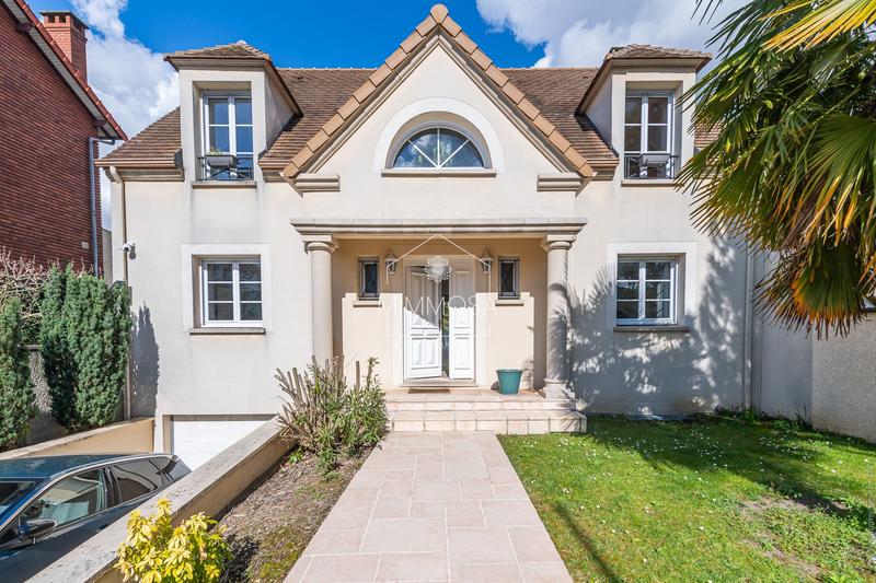 Maison contemporaine - 146 m² - 6 pièces