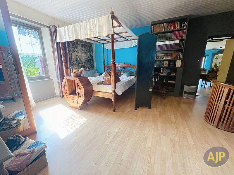 Maison - 190 m² - 5 pièces