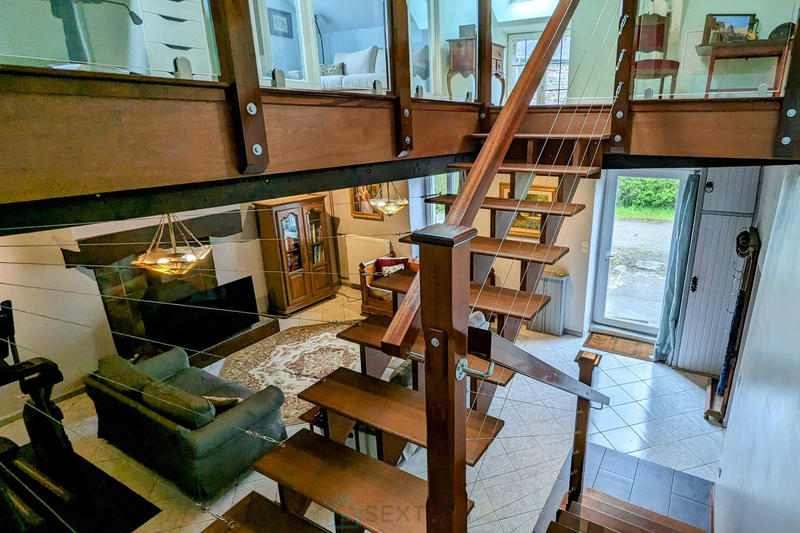 Maison - 247 m² - 8 pièces