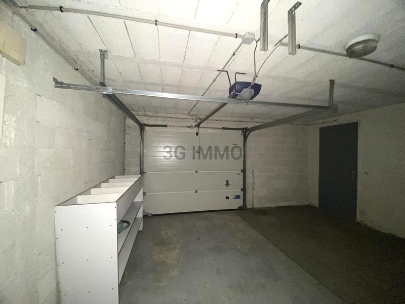 Propriété - 360 m² - 8 pièces