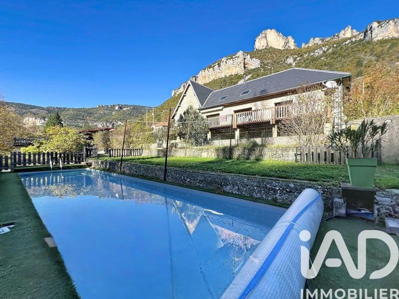 Maison de campagne - 250 m² - 7 pièces