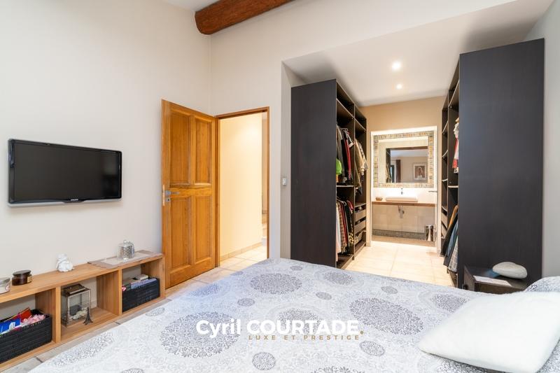 Maison en pierre - 236 m² - 7 pièces