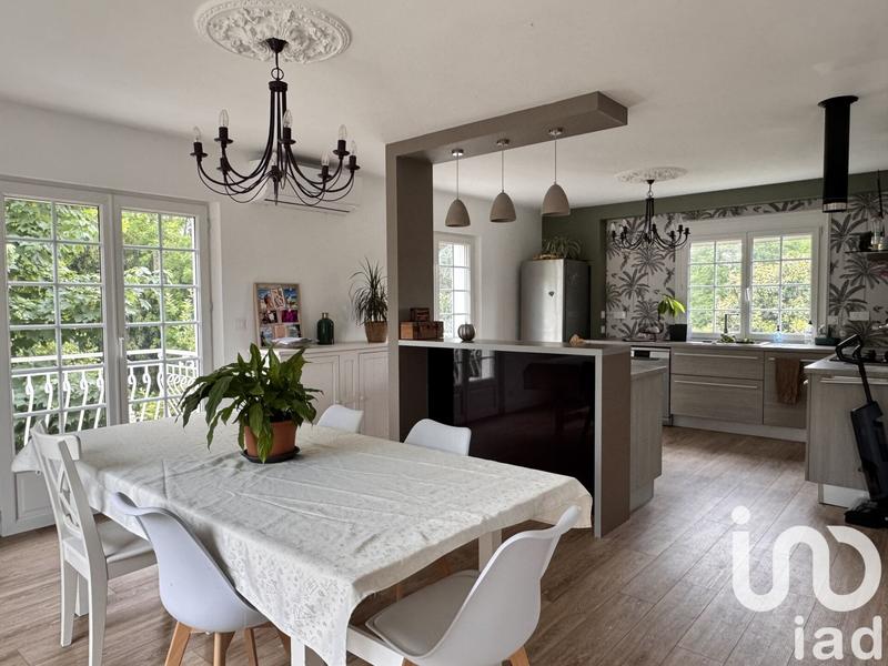 Maison - 180 m² - 6 pièces