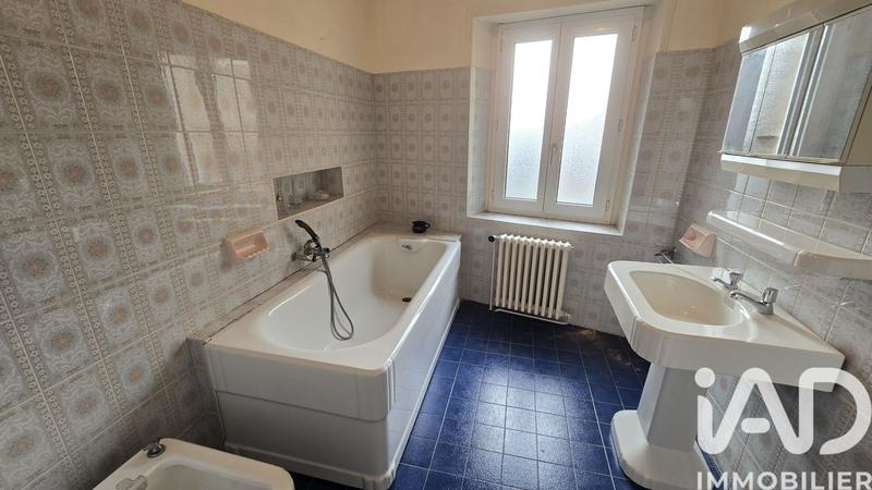 Maison - 200 m² - 8 pièces