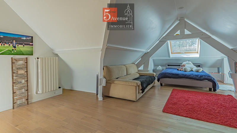 Maison - 400 m² - 8 pièces