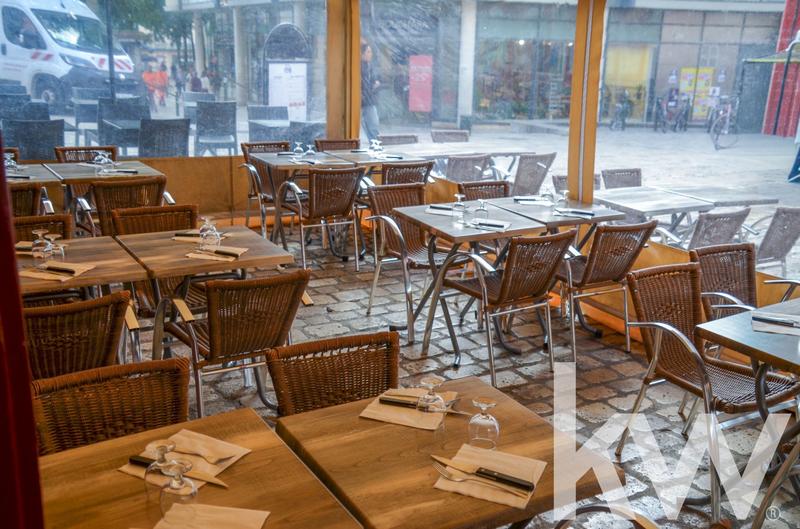 Fonds de commerce - Magasins - 179 m²