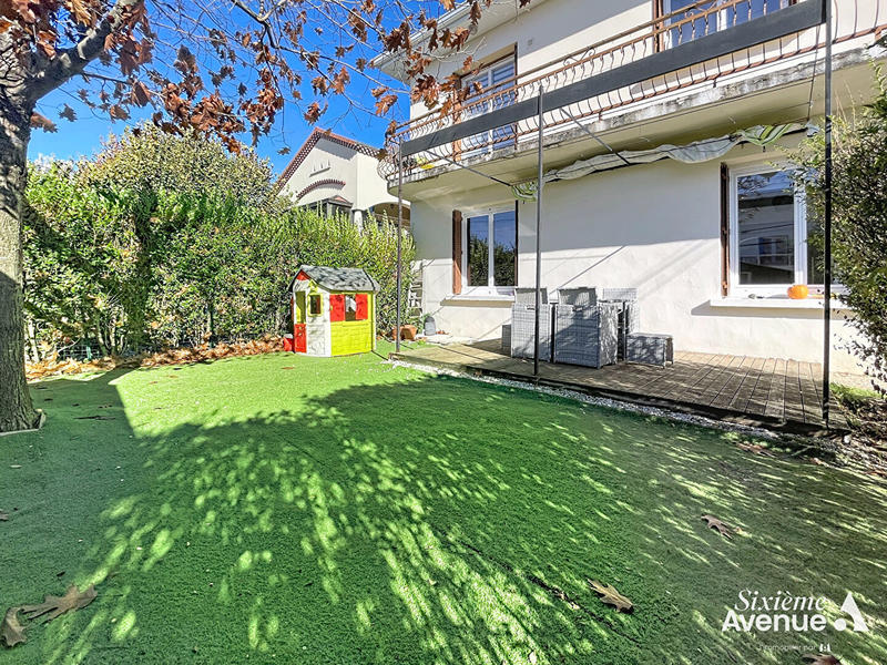 Appartement - 95 m² - 5 pièces