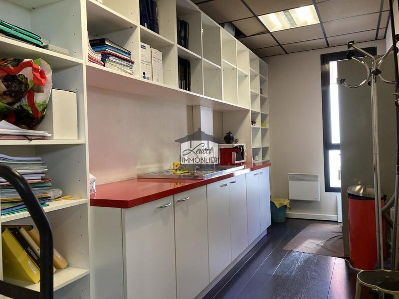 Bureau - 200 m² - 3 pièces