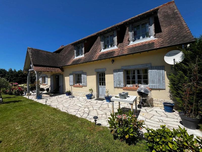 Maison - 140 m² - 6 pièces