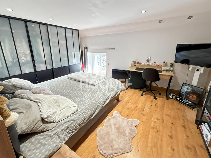 Maison - 250 m² - 7 pièces