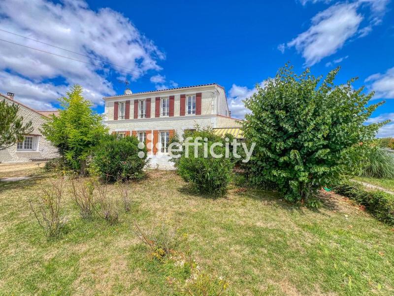 Maison - 208 m² - 8 pièces