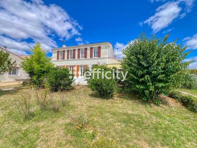 Maison - 208 m² - 8 pièces