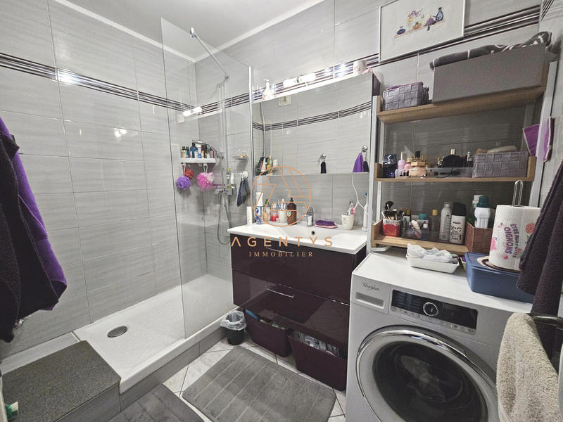 Appartement - 75 m² - 4 pièces