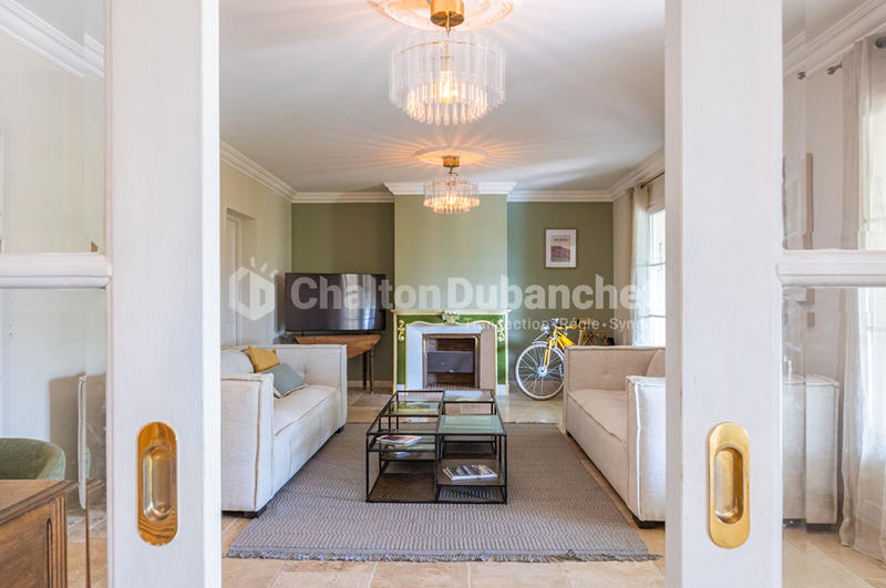 Villa - 200 m² - 6 pièces