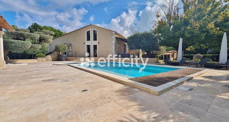 Villa - 300 m² - 7 pièces