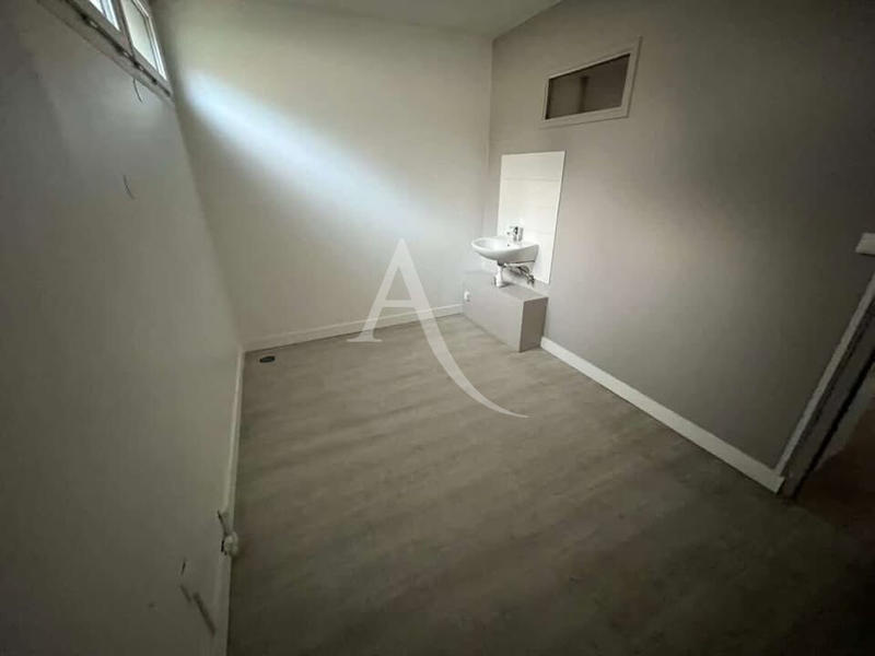 Local commercial - 50 m² - 2 pièces