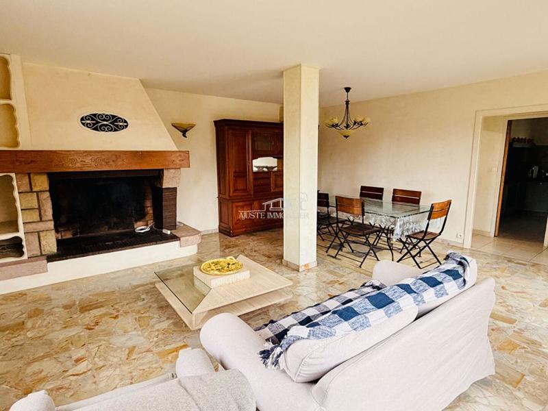 Maison - 111 m² - 4 pièces