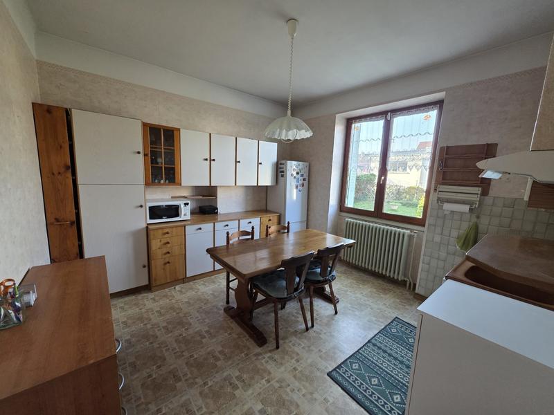 Maison traditionnelle - 90 m² - 5 pièces