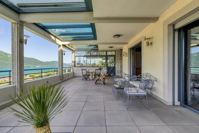 Maison - 452 m² - 12 pièces