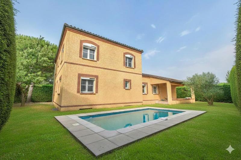 Maison - 199 m² - 6 pièces