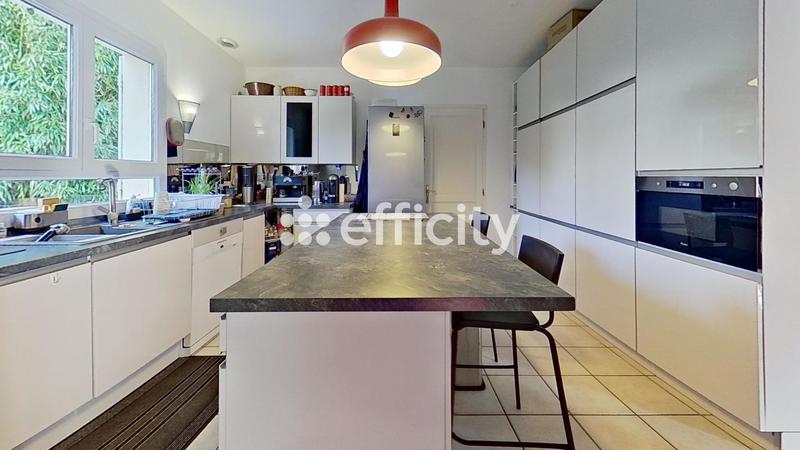 Maison - 157 m² - 7 pièces