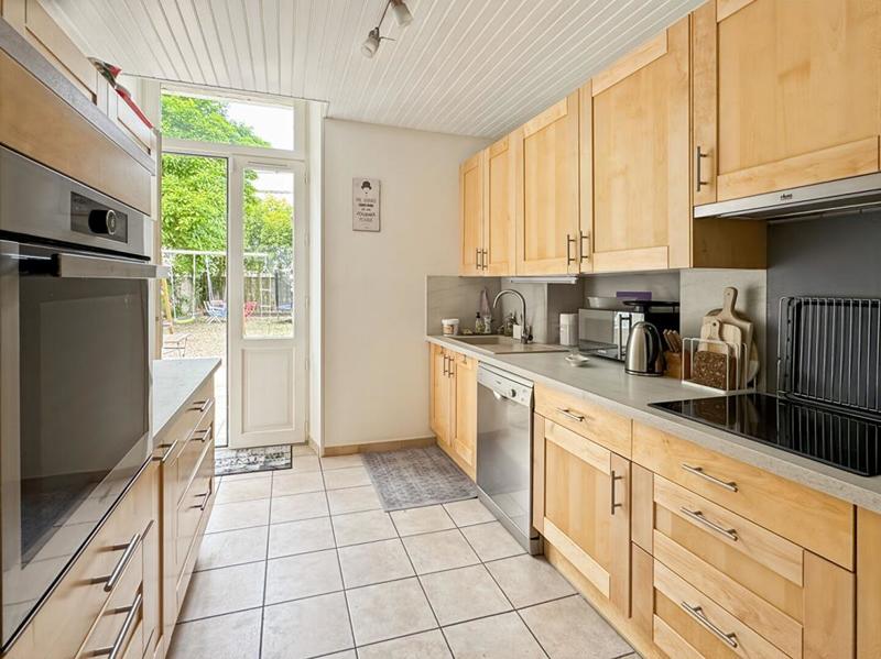 Maison - 220 m² - 8 pièces