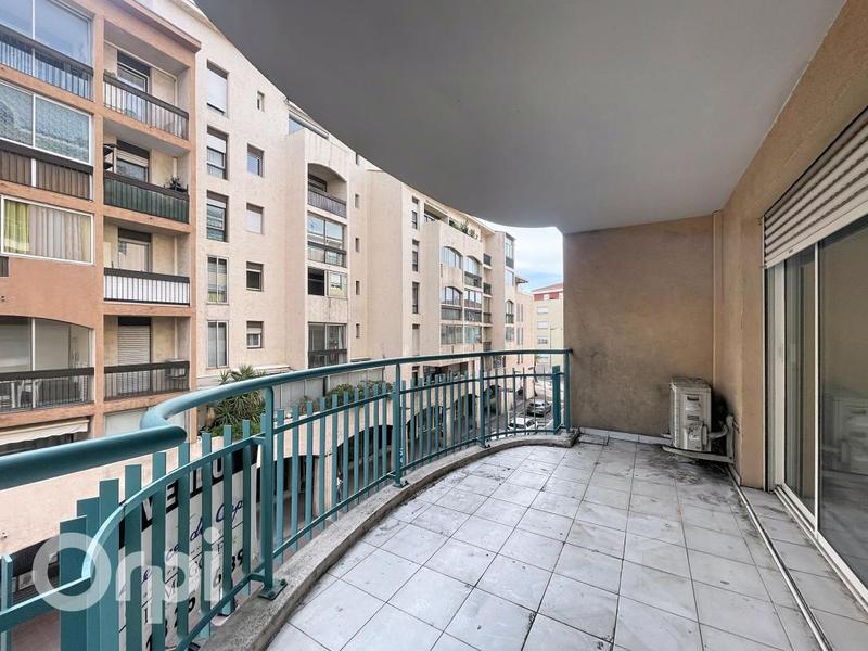 Appartement - 82 m² - 3 pièces