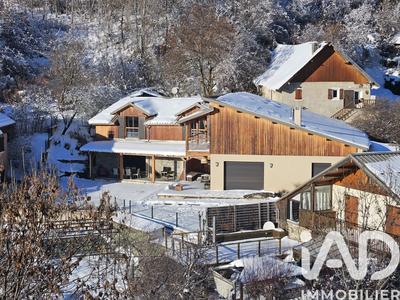 Châlet - 287 m² - 10 pièces