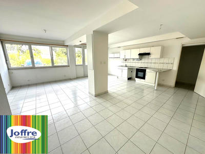 Appartement - 64 m² - 2 pièces