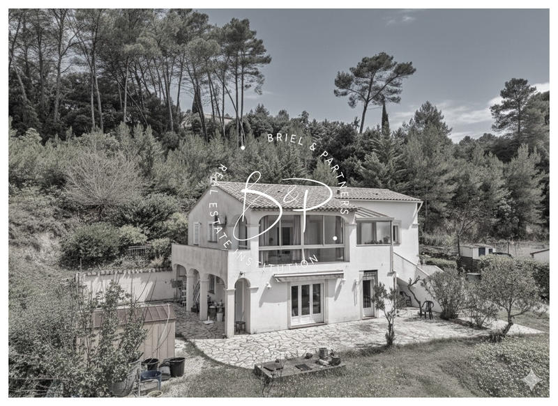 Maison - 155 m² - 6 pièces