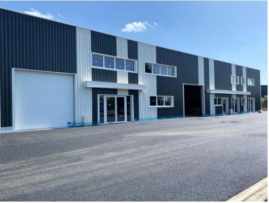 Local d'activité / Entrepôt - 169 m²