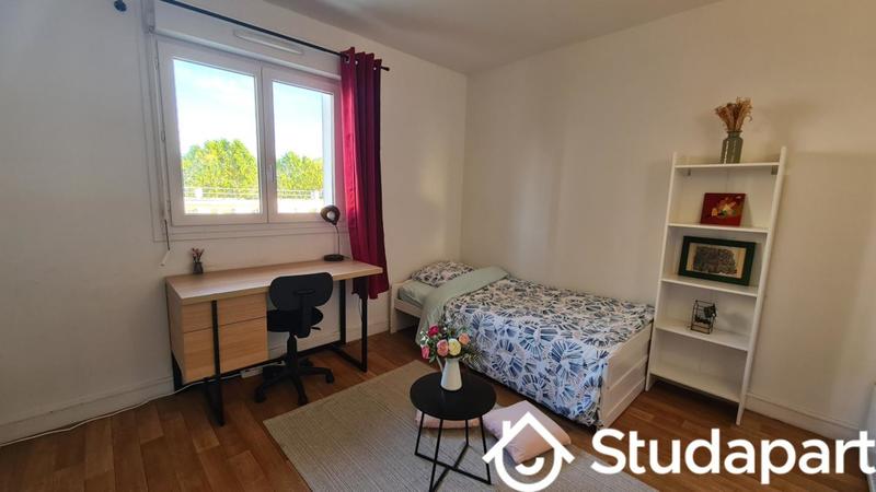 Chambre - 13 m² - 1 pièce