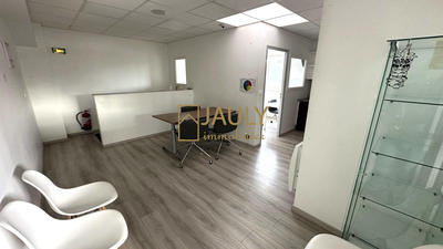 Bureau - 70 m² - 5 pièces