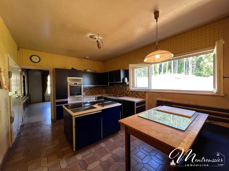 Propriété - 400 m² - 20 pièces