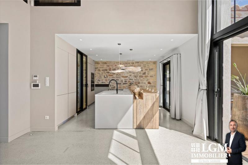 Maison - 182 m² - 5 pièces