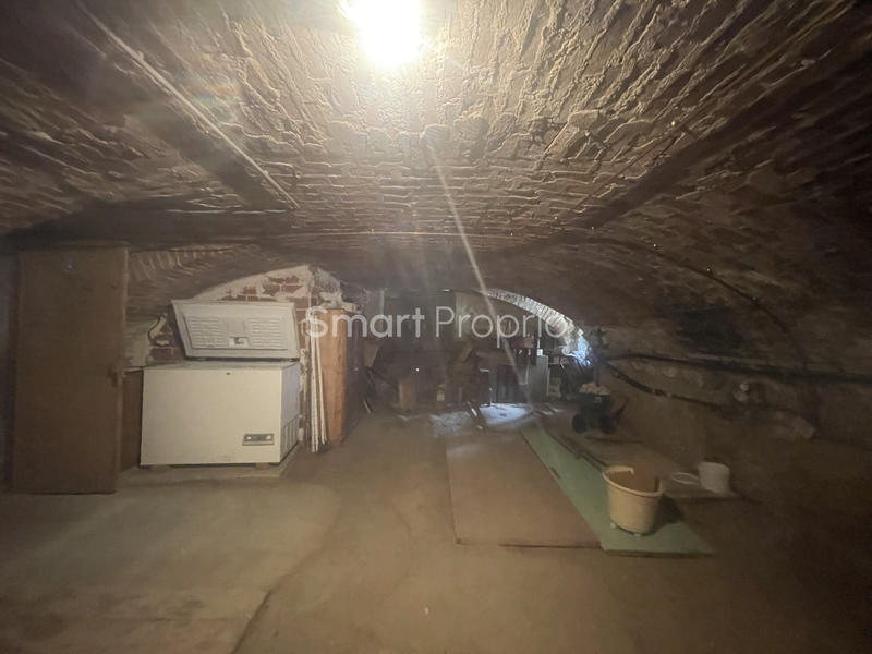 Propriété - 222 m² - 7 pièces