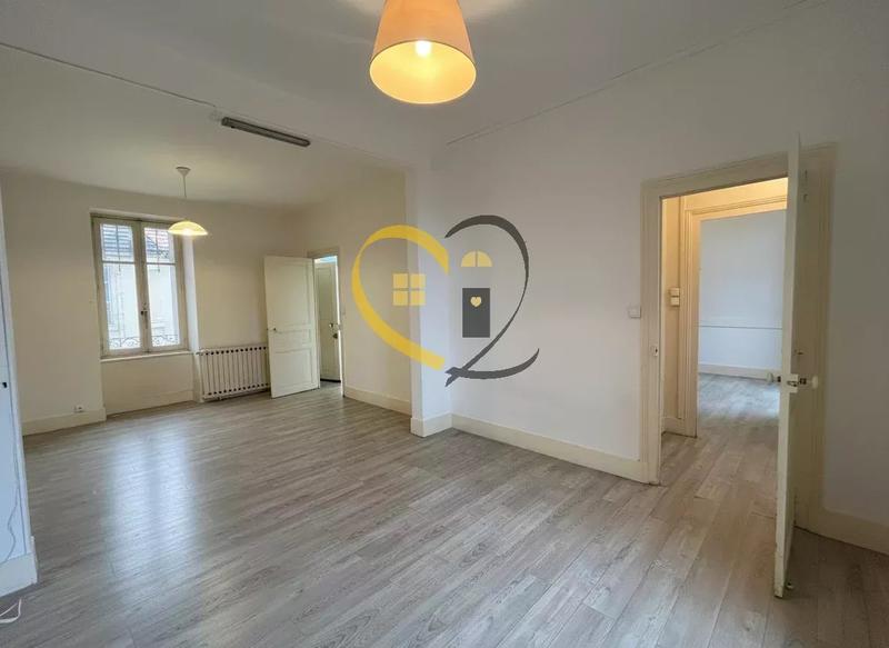 Maison - 99 m² - 6 pièces