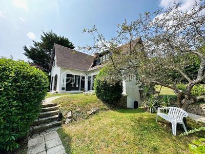 Propriété - 180 m² - 11 pièces