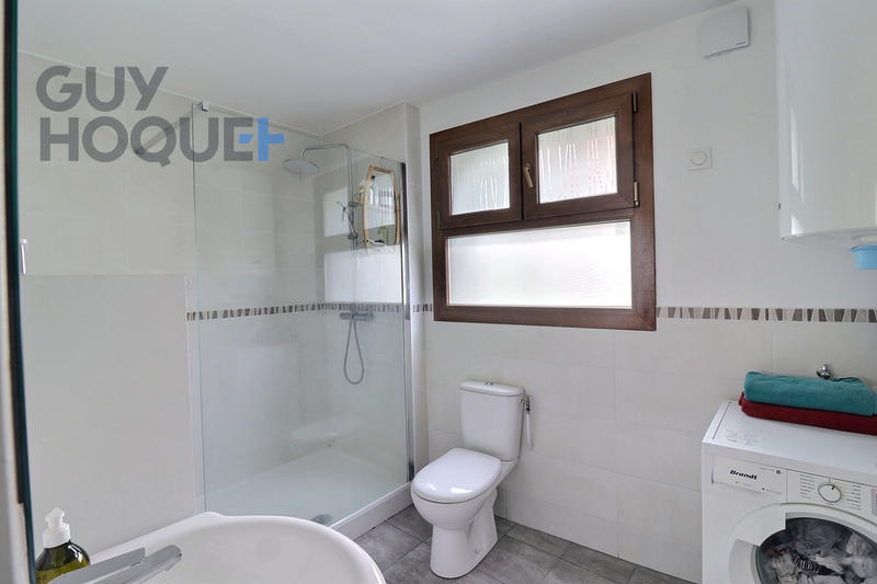 Maison - 225 m² - 8 pièces