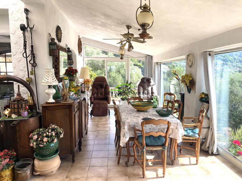 Propriété - 349 m² - 12 pièces