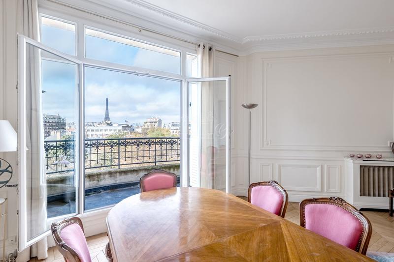 Appartement - 211 m² - 6 pièces