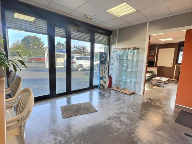 Bureau - 244 m² - 4 pièces