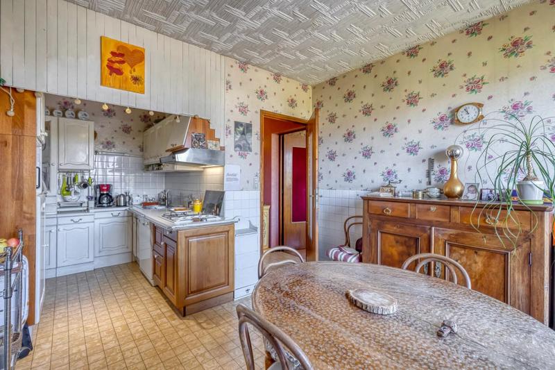 Maison - 217 m² - 10 pièces