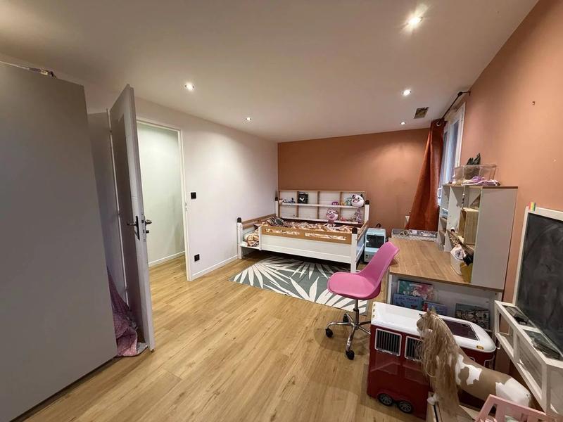 Maison - 140 m² - 5 pièces