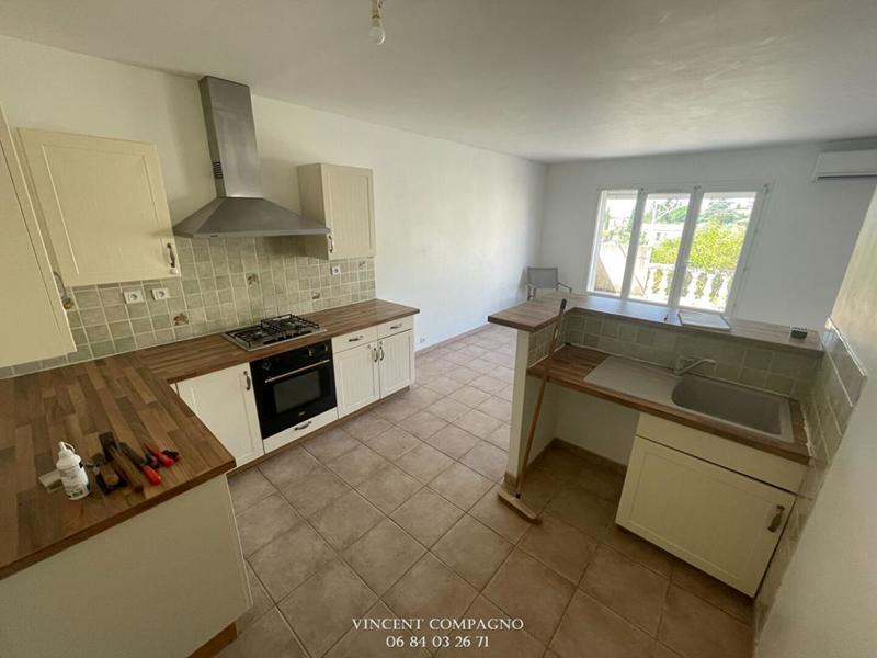 Maison - 220 m² - 6 pièces