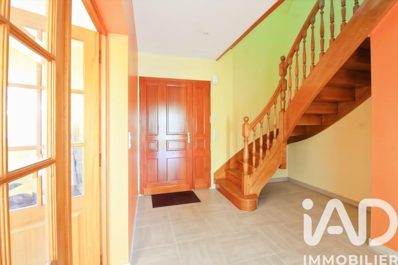 Maison - 235 m² - 7 pièces